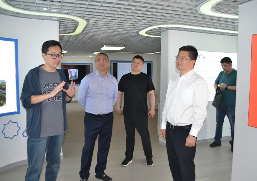 张家港市委常委、宣传部部长陈卫兵走访调研港城智能智造大数据产业园项目