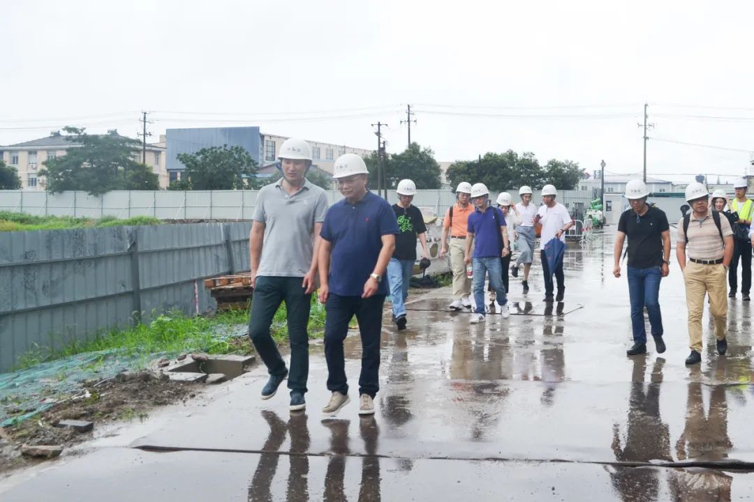 朝亚首席财务官杜文藻一行来港城智能智造大数据产业园参观交流